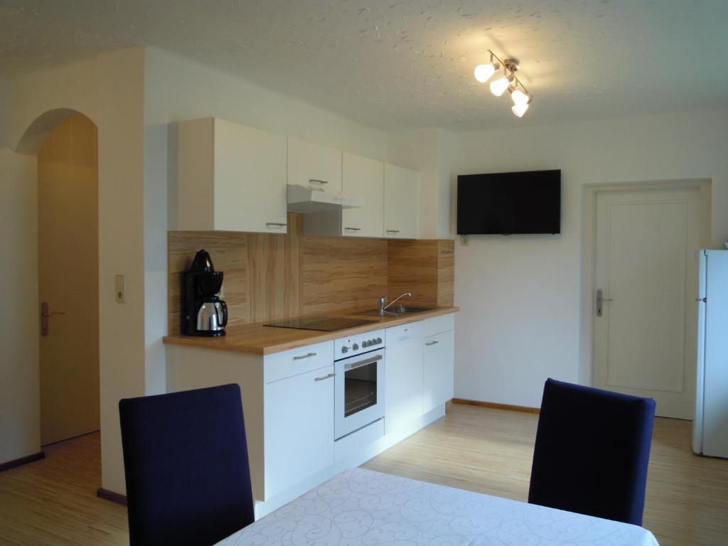 Ferienwohnungen Familie Jarnig Inge Gortschach  Room photo